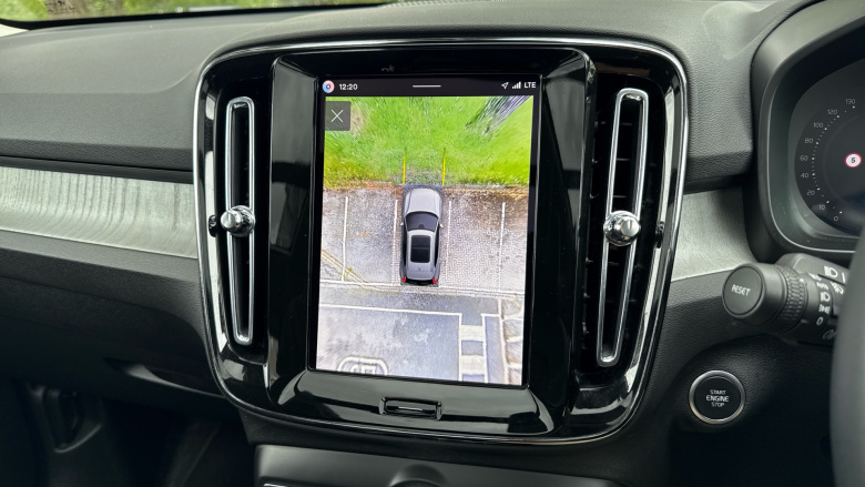 Volvo XC40 2.0 B4P Ultra Dark 5dr Auto Petrol Estate